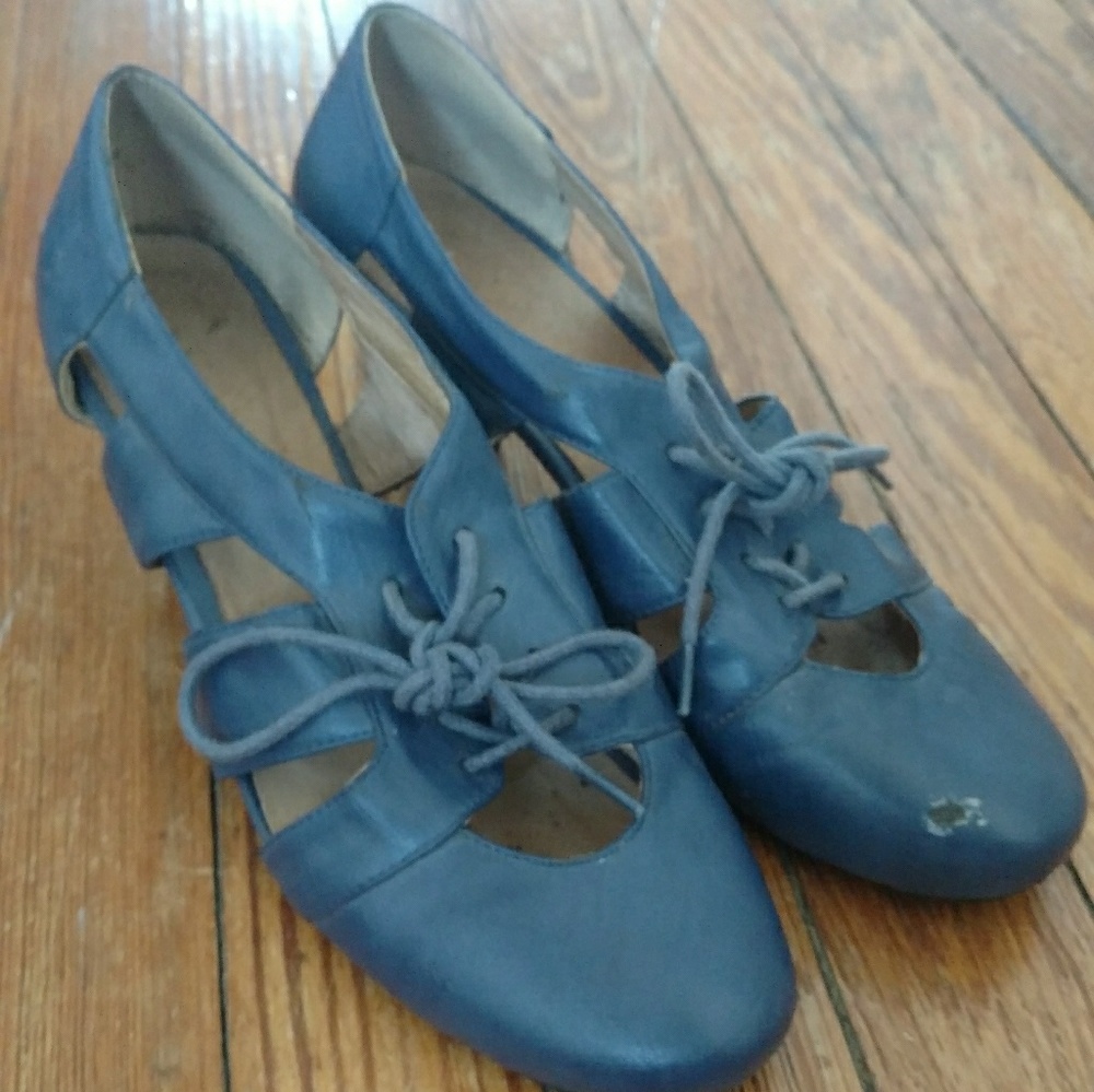 Chelsea Crew dark blue heels, size 40